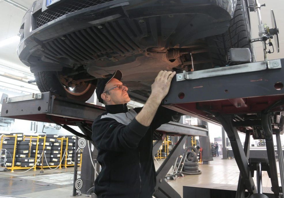 Central Audi specialists Edgbaston completing service